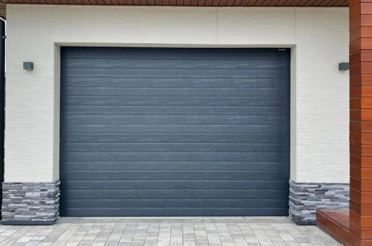 Стальные гаражные ворота RSD02